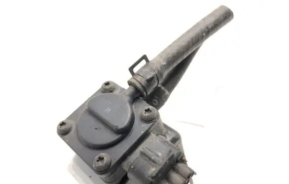 Hyundai Tucson JM Fuel pressure regulator 3921027401