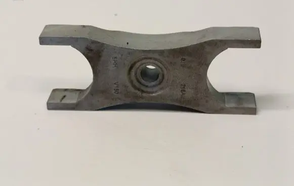 Audi A4 S4 B8 8K Fuel Injector clamp holder 