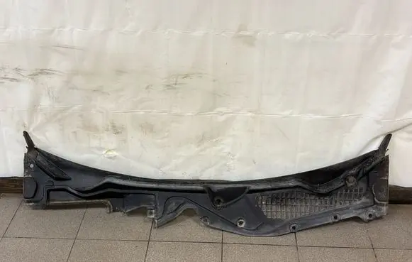 Ford Mustang VI Wiper trim FR3B63018A15