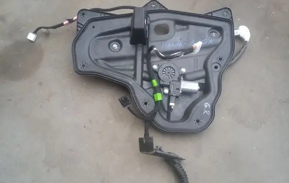 Mazda 3 II Rear door window regulator with motor BHN97397X
