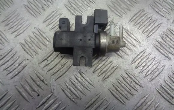 Opel Corsa C Vacuum valve 