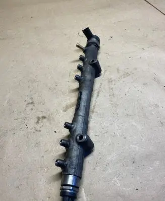 Volvo XC60 Fuel main line pipe 0445215023