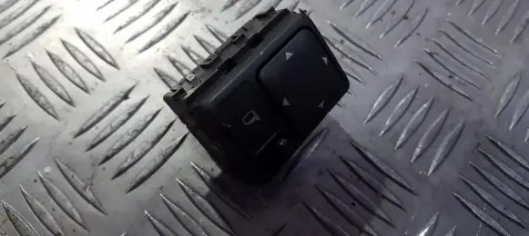 Nissan X-Trail T30 Wing mirror switch