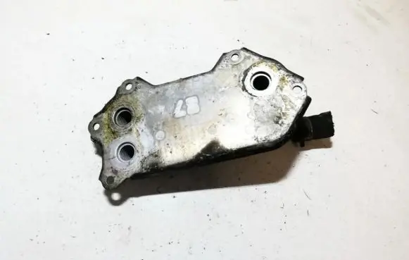 Toyota Avensis T250 Engine oil radiator 157100r01000 988967t