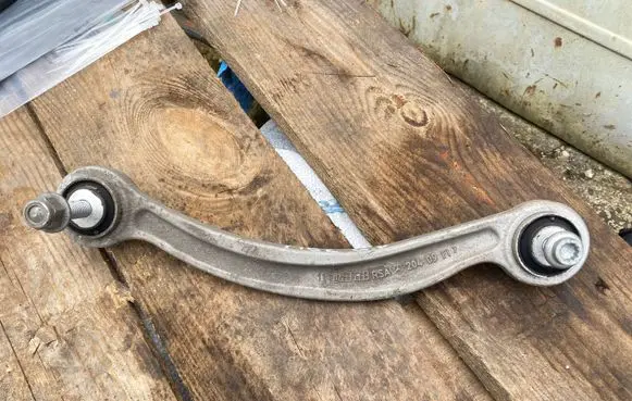 Mercedes-Benz C W205 Rear control arm 20409F17
