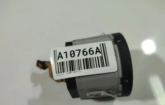 Volkswagen Touareg I Suspension ride height/mode switch 7L6941435K