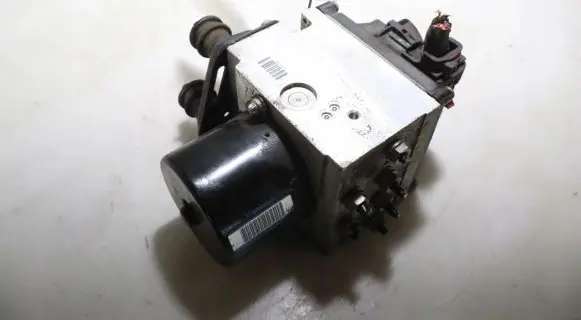 Volkswagen PASSAT B6 ABS Pump