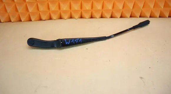 Mercedes-Benz SLK R171 Front wiper blade arm 1718200340 A1718200340