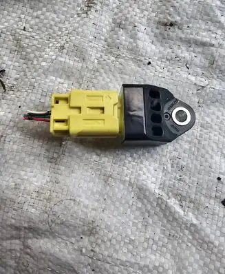 Toyota RAV 4 (XA30) Airbag deployment crash/impact sensor 8983142010 70264EZKU