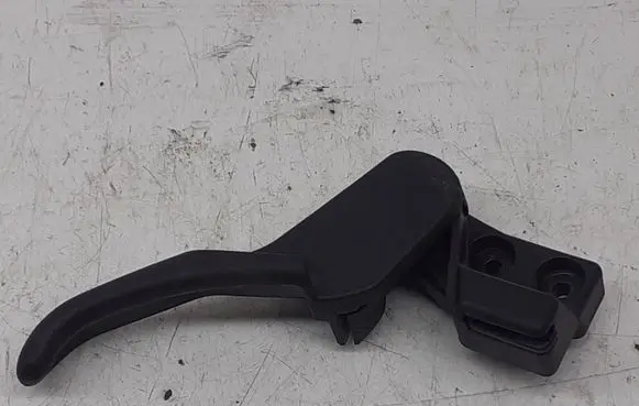 Volkswagen PASSAT B5.5 Engine bonnet (hood) release handle 3B1823533