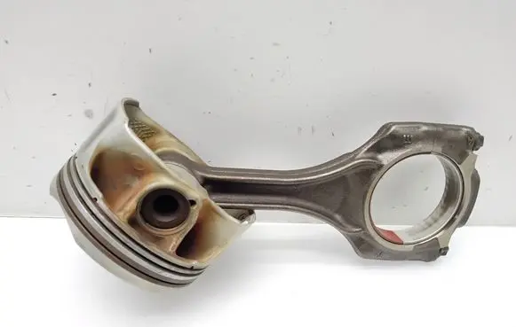 BMW 5 G30 G31 G38 Piston with connecting rod 764689204 7646892