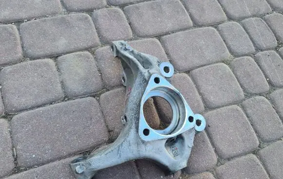 Opel Insignia B Front wheel hub spindle knuckle 23384198