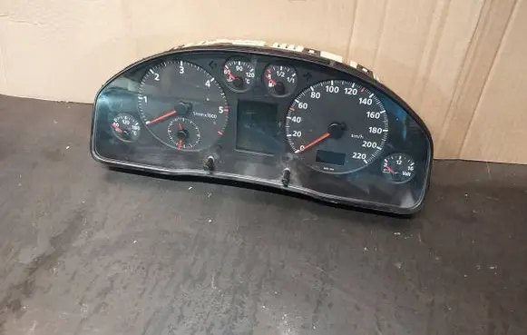Audi A4 S4 B5 8D Speedometer (instrument cluster) 8D0919034E