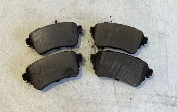 Opel Vivaro Brake pads (rear)