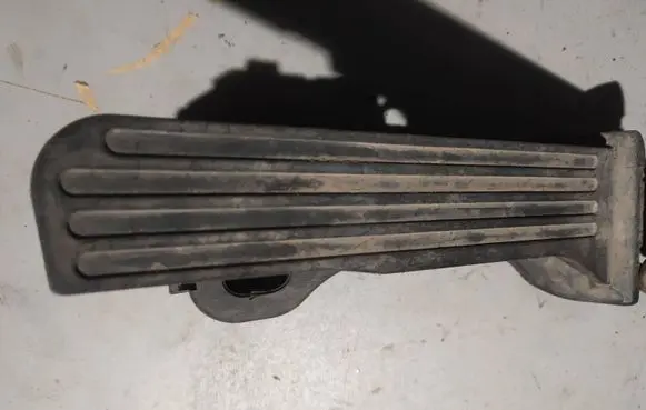 Volkswagen PASSAT B6 Accelerator throttle pedal 1K1721503AB