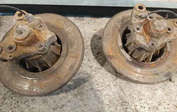 Opel Vivaro Rear wheel hub spindle/knuckle 