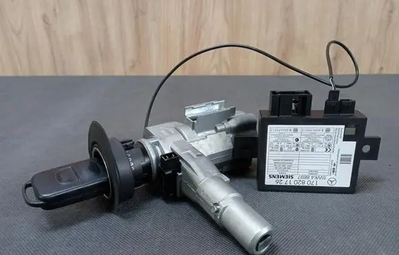 Mercedes-Benz SLK R170 Ignition lock 2024600904 A2024600904 A1708201726