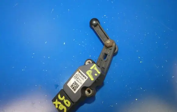 Volvo XC90 Headlight/headlamp level sensor 32246988 A426S 20059