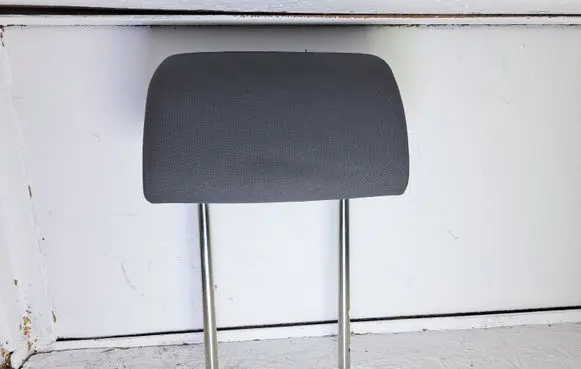 Volkswagen Golf Plus Rear seat headrest 