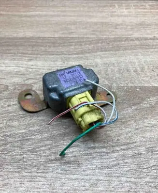 Mazda Premacy Airbag deployment crash/impact sensor c10057kc0b 2I17A