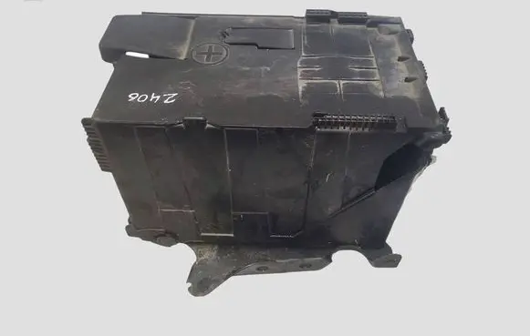 Peugeot 5008 Battery box tray