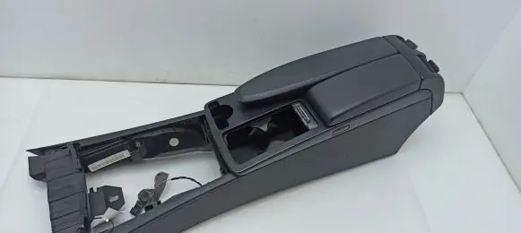 Mercedes-Benz C W204 Armrest A204680215