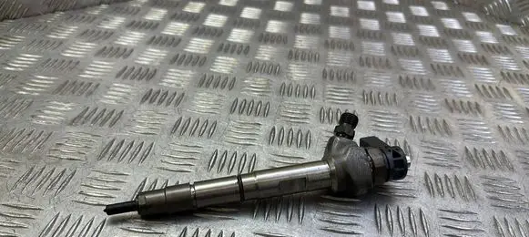 Skoda Superb B8 (3V) Fuel injector 04L130277AC 0445110469