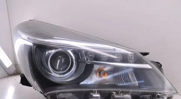 Toyota Yaris Headlight/headlamp 9922681017