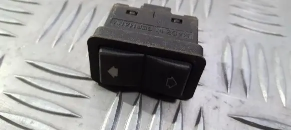 BMW 5 E39 Electric window control switch 8368974
