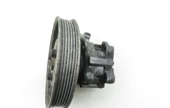 Audi A6 S6 C5 4B Power steering pump 4B0145156