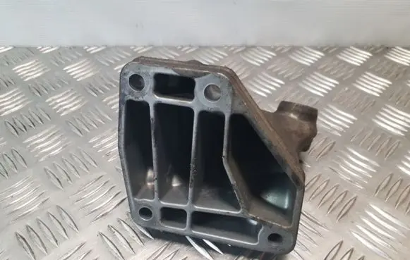 Mercedes-Benz ML W164 Engine mounting bracket A6422230204