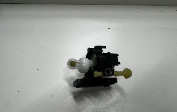 BMW 6 F12 F13 Headlight level adjustment motor 70460499 1307220901 3009022016J