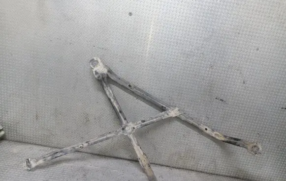 Citroen C4 Grand Picasso Fuel tank mounting bracket 