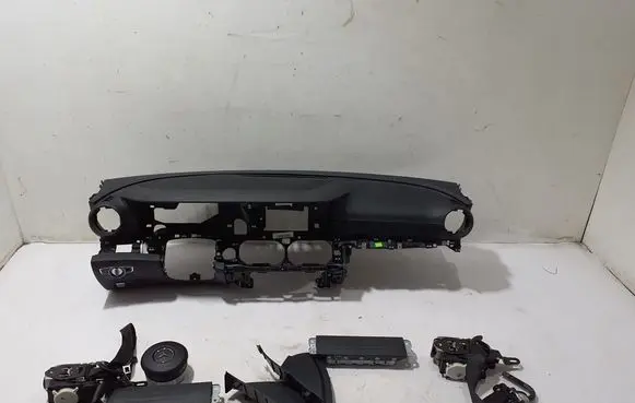 Mercedes-Benz AMG GT 4 x290 w290 Dashboard A2906804700