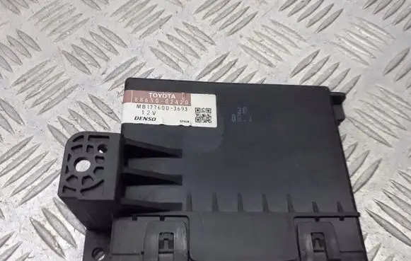Toyota Auris 150 Air conditioner control unit module 88650-02420