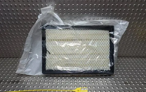 Dodge RAM 2500 DS Air filter 68441763AA
