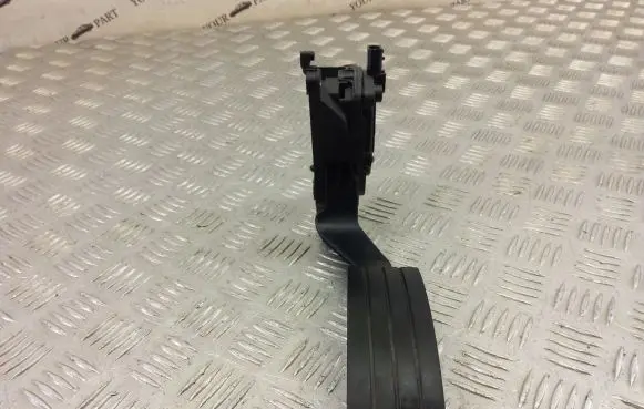 Renault Captur Accelerator throttle pedal 180223454R