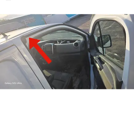 Opel Vivaro Front door rubber seal 