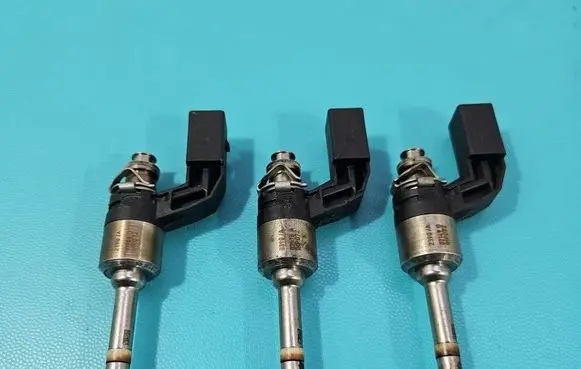 Volkswagen Scirocco Fuel injector 03C906036F IMPRK1567725