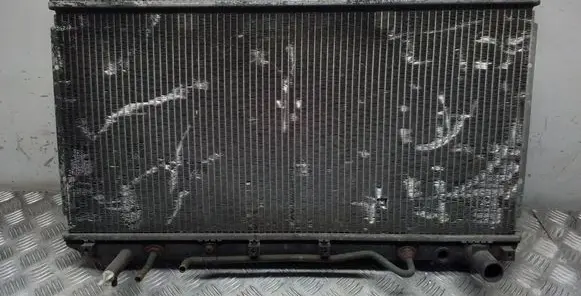 Toyota RAV 4 (XA10) Coolant radiator 52480507