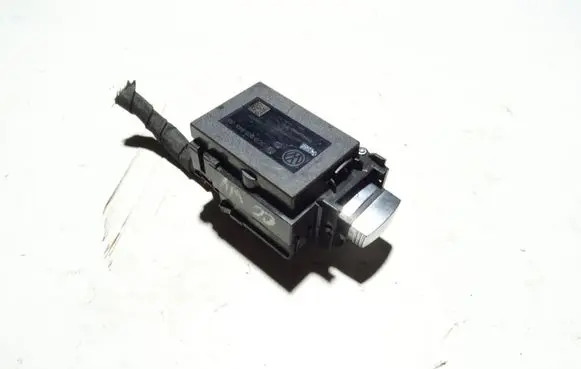 Volkswagen PASSAT CC Ignition lock 30905843AE