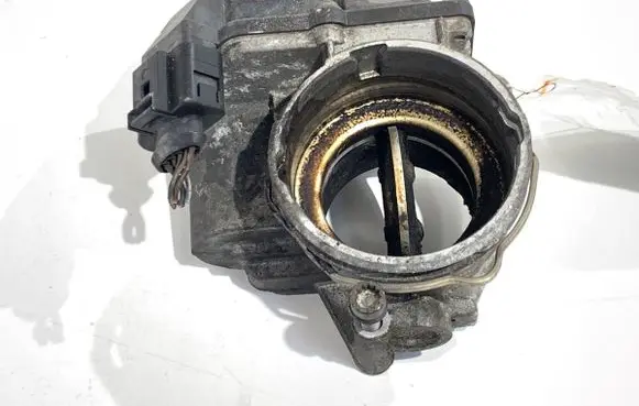 Volkswagen Golf V Engine shut-off valve 03G128063G