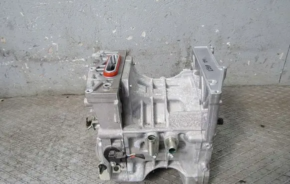 Nissan Leaf II (ZE1) Electric car motor 348635Z