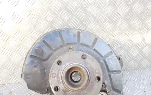 Volkswagen PASSAT B6 Front wheel hub