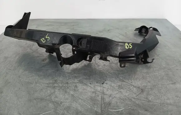 BMW 3 E90 E91 Headlight/headlamp mounting bracket 7138401