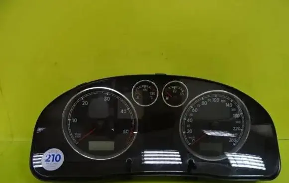 Volkswagen PASSAT B5.5 Speedometer (instrument cluster) 3B0920847E