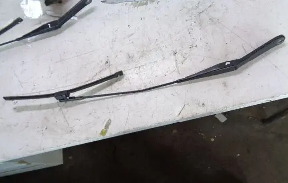 Ford Focus C-MAX Front wiper blade arm 4M5117526CB