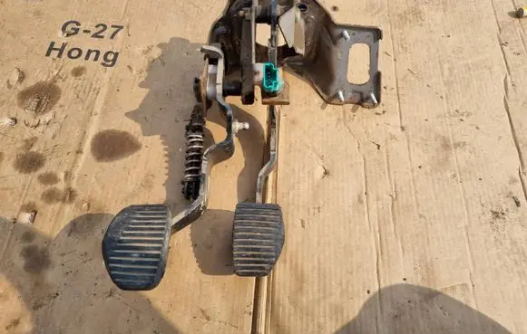 Peugeot Partner Brake pedal C943211408