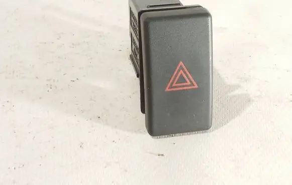 Toyota Avensis T250 Hazard light switch 157963