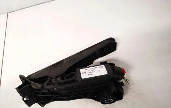 Volkswagen Golf V Accelerator throttle pedal 1K1721503P
